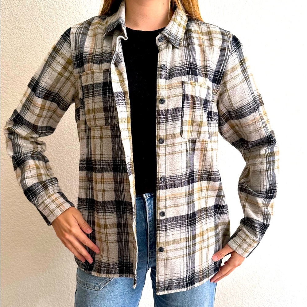 North Face Flannel Women Size Medium